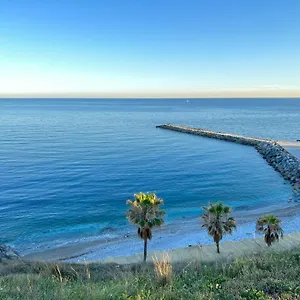 Modern Three-level Near The Sea Apartamento Benalmádena